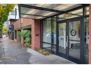 Photo #1: 23198524 Listing