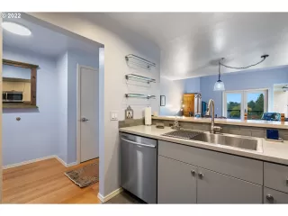 Photo #2: 23198524 Listing