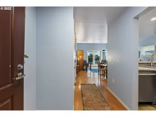 Photo #3: 23198524 Listing