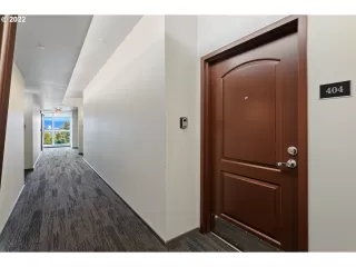 Photo #4: 23198524 Listing