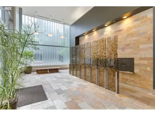 Photo #3: 23198773 Listing