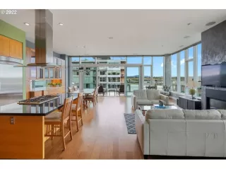 Photo #6: 23198773 Listing