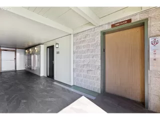 Photo #3: 23199211 Listing