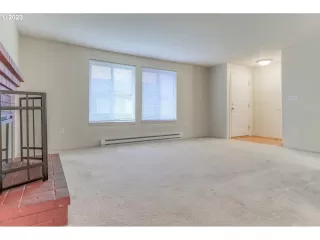 Photo #5: 23199947 Listing