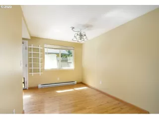 Photo #6: 23199947 Listing