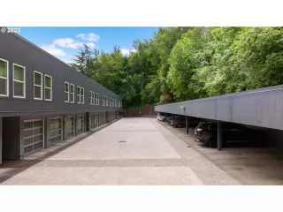 More Details about MLS # 23200183 : 5411 SW VIEW POINT TER