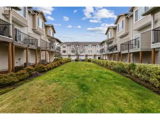 Photo #1: 23201980 Listing