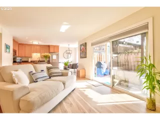 Photo #2: 23202198 Listing