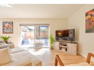 Photo #3: 23202198 Listing