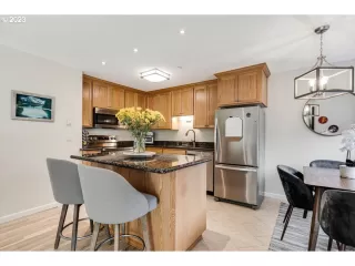 Photo #6: 23202198 Listing