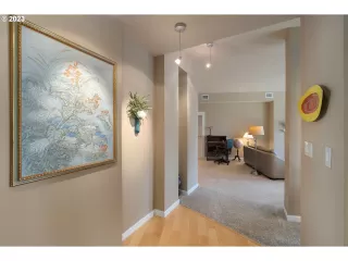 Photo #5: 23202546 Listing