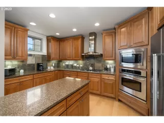 Photo #6: 23202546 Listing