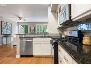 Photo #2: 23202930 Listing 