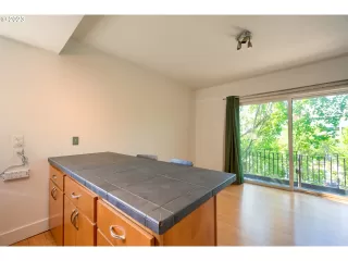 Photo #1: 23204294 Listing