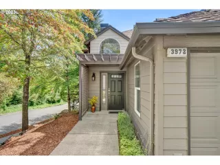 Photo #1: 23206444 Listing