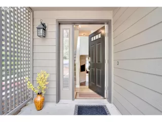 Photo #3: 23206444 Listing