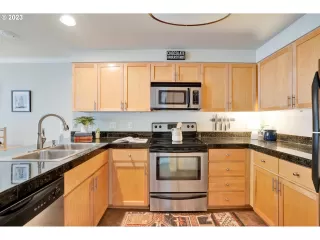 Photo #4: 23206444 Listing