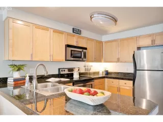 Photo #5: 23206444 Listing