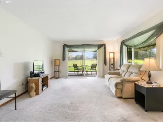 Photo #2: 23207681 Listing