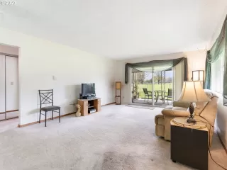 Photo #5: 23207681 Listing