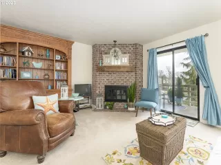 Photo #4: 23207915 Listing