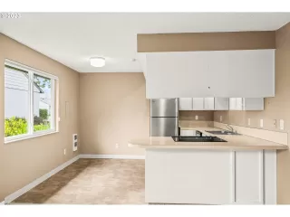 Photo #4: 23208294 Listing