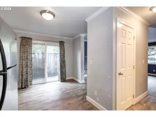 Photo #4: 23208363 Listing