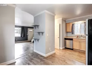 Photo #5: 23208363 Listing