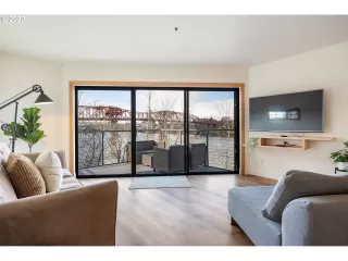 Photo #4: 23208647 Listing