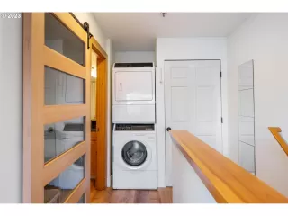 Photo #6: 23208647 Listing