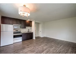 Photo #3: 23209468 Listing