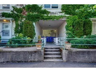 Photo #4: 23210826 Listing