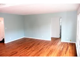 Photo #6: 23210826 Listing