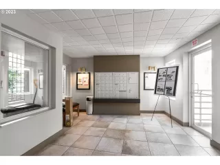 Photo #3: 23210875 Listing