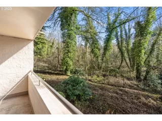 Photo #5: 23210875 Listing