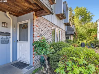 Photo #3: 23211061 Listing 