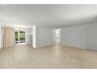 Photo #6: 23211365 Listing