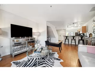 Photo #6: 23213423 Listing