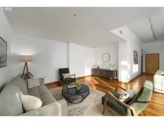 Photo #5: 23213606 Listing 