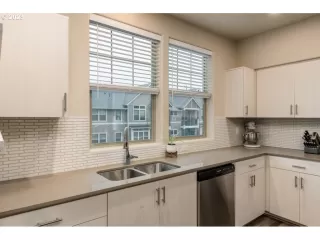 Photo #6: 23213831 Listing