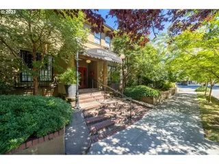 More Details about MLS # 23215568 : 1830 NE 11TH AVE 7