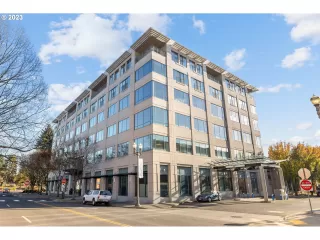 Photo #2: 23216776 Listing