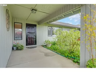 Photo #2: 23217602 Listing