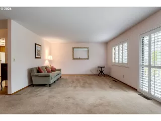 Photo #6: 23217602 Listing