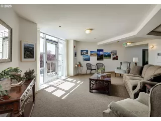 Photo #5: 23218300 Listing