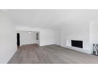 Photo #4: 23218720 Listing