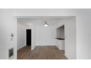 Photo #5: 23218720 Listing