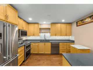 Photo #6: 23220202 Listing