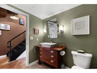 Photo #5: 23220762 Listing