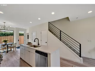 Photo #4: 23222435 Listing 